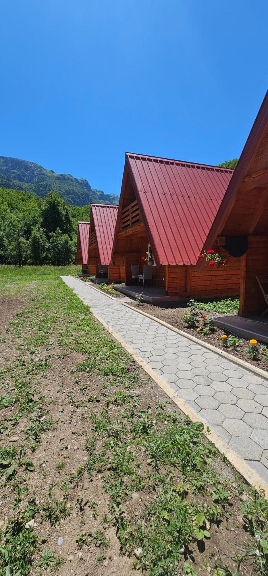 Ekoo Katun Jezerca Villa Vuthaj Buitenkant foto